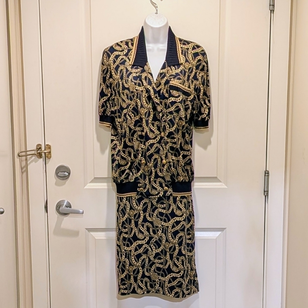 EUC Vintage 80s 44 Navy Blue and Gold Chain Print Co-Ord Set